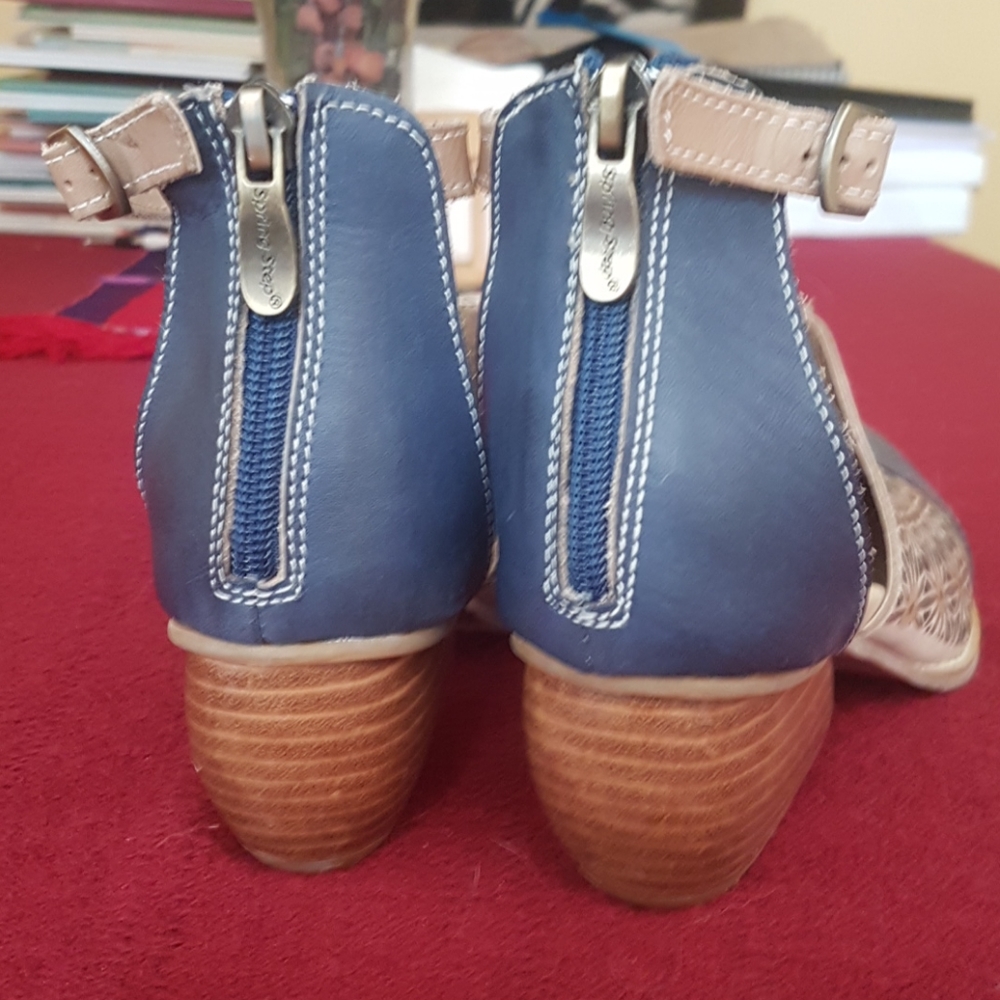 Spring Step. L'Artiste. Pauletta Sandal - Picture 3 of 9